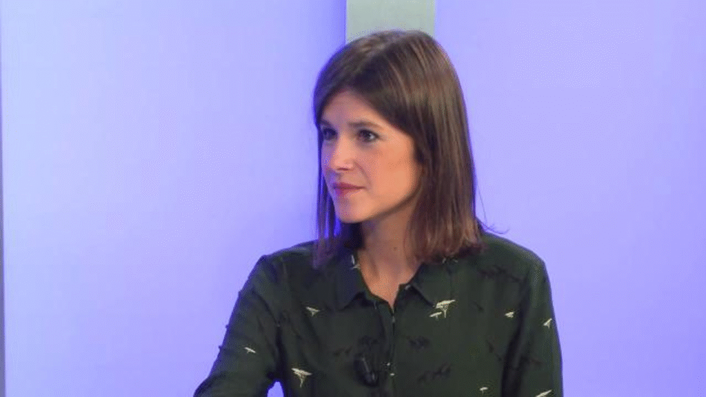 Mathilde Siraud jambes : pourquoi cette expression revient-si-souvent et que révèle-t-elle ? 3 image 222